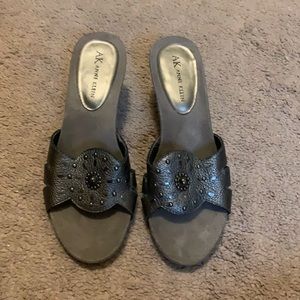 Gray/silver strappy kitten heel